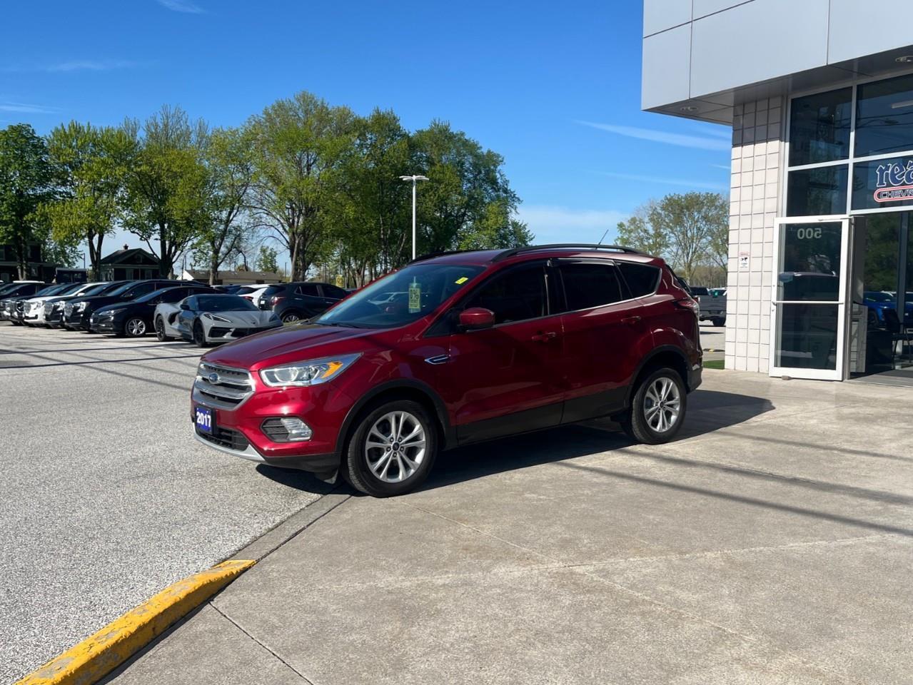 2017 Ford Escape SE SUPER CLEAN LOCAL TRADE Photo0