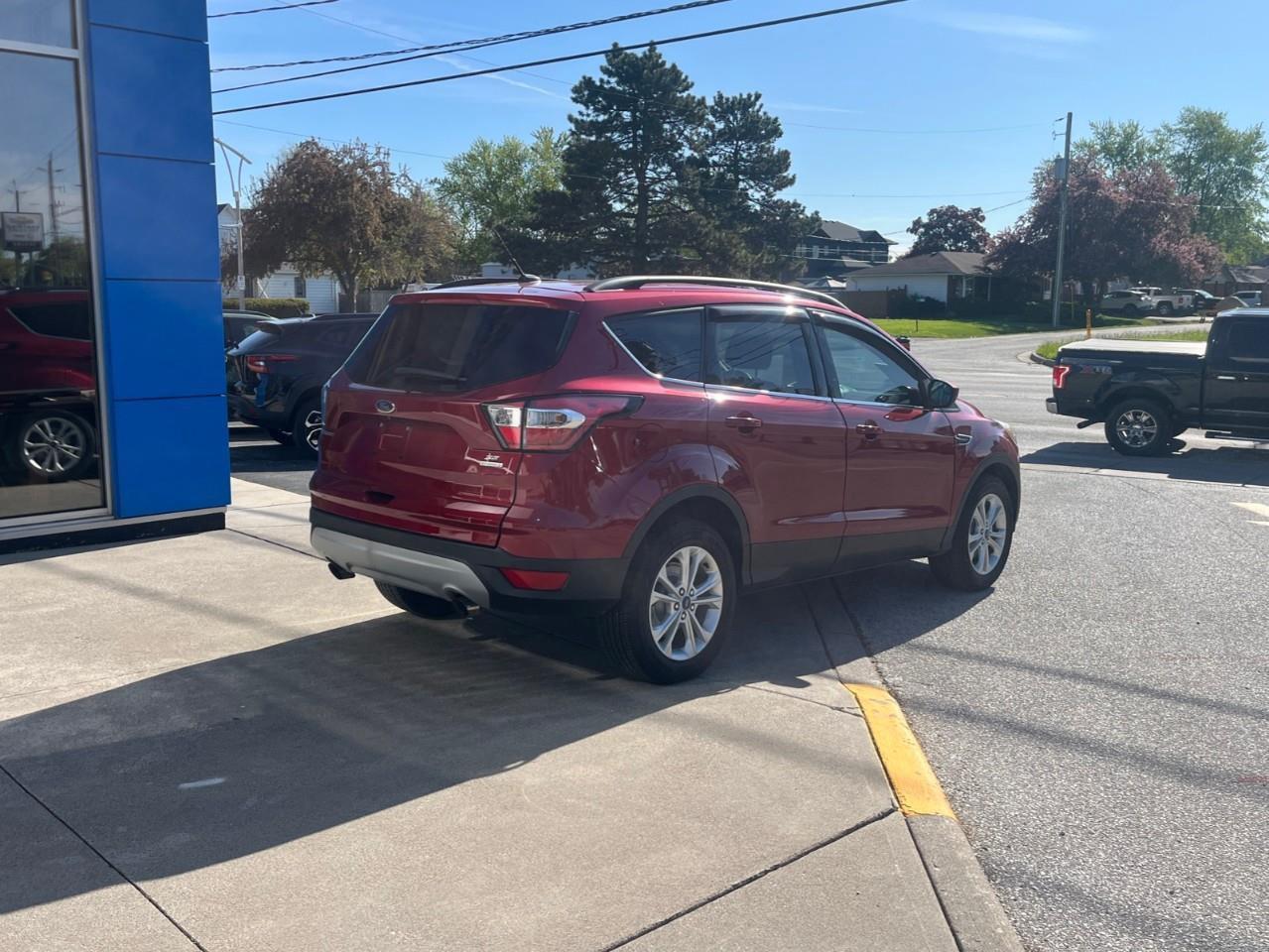 2017 Ford Escape SE SUPER CLEAN LOCAL TRADE Photo4