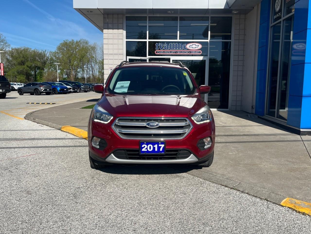 2017 Ford Escape SE SUPER CLEAN LOCAL TRADE Photo