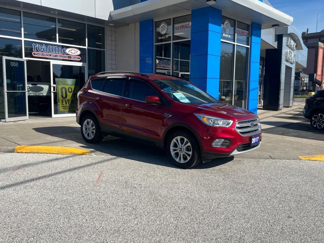 2017 Ford Escape SE SUPER CLEAN LOCAL TRADE Photo2
