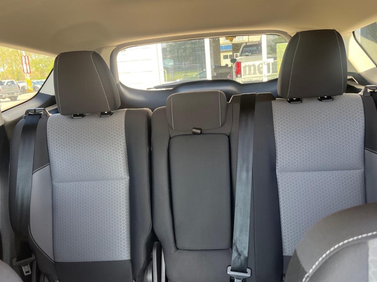 2017 Ford Escape SE SUPER CLEAN LOCAL TRADE Photo