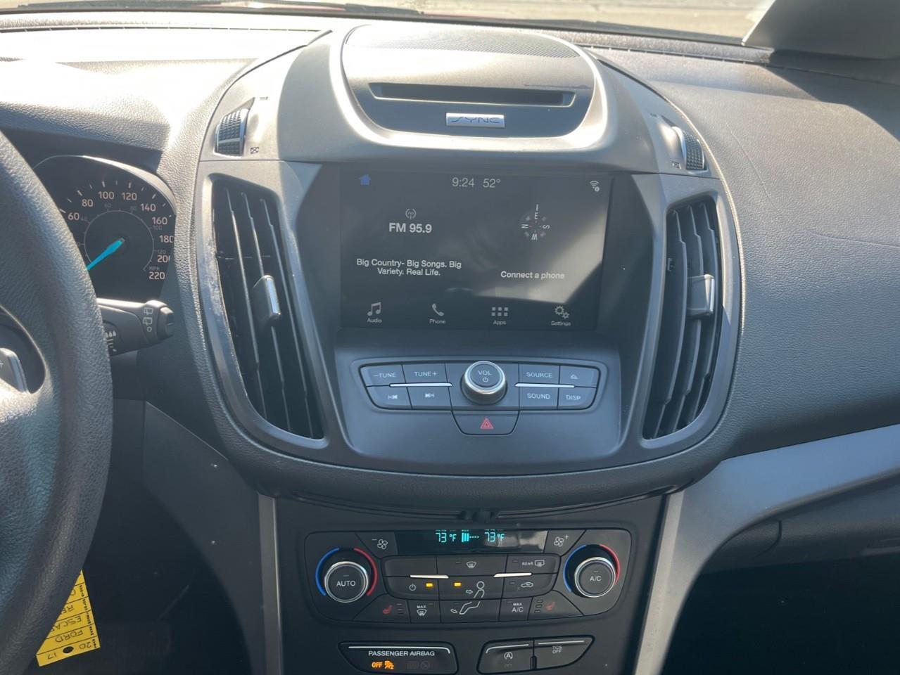 2017 Ford Escape SE SUPER CLEAN LOCAL TRADE Photo