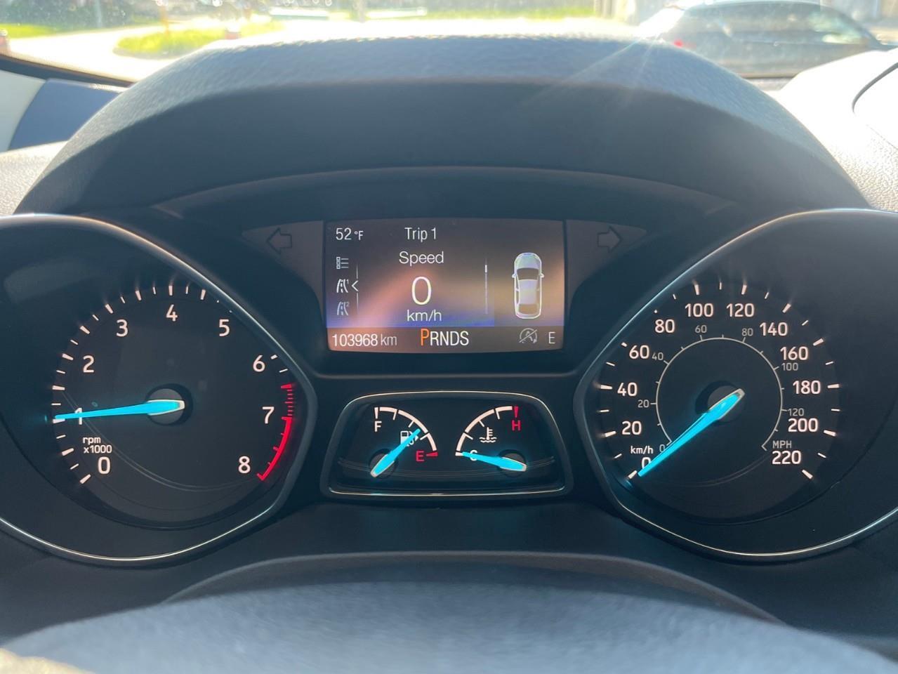 2017 Ford Escape SE SUPER CLEAN LOCAL TRADE Photo