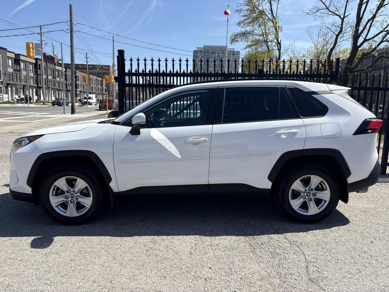 2020 Toyota RAV4 XLE AWD Photo