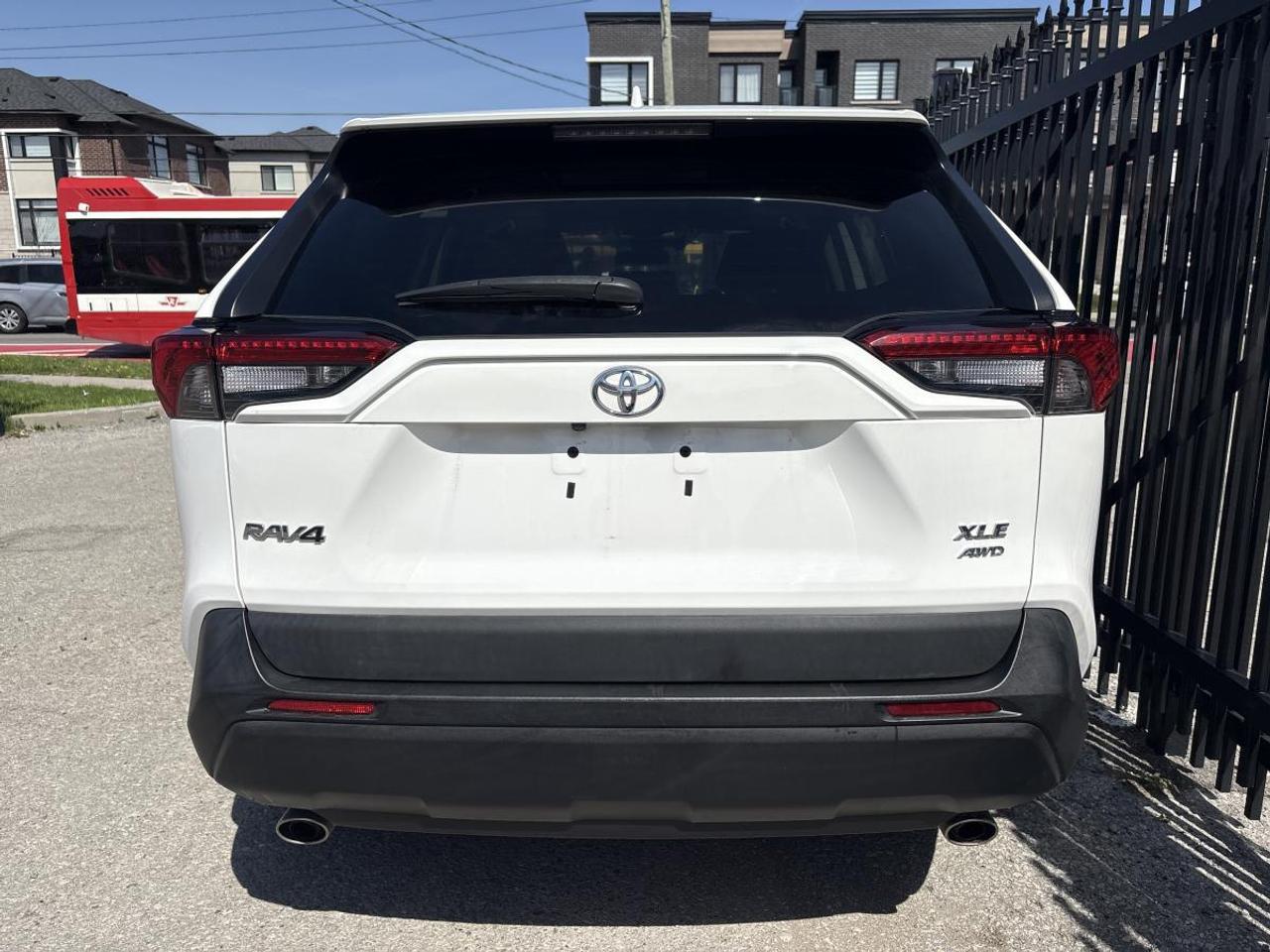 2020 Toyota RAV4 XLE AWD Photo