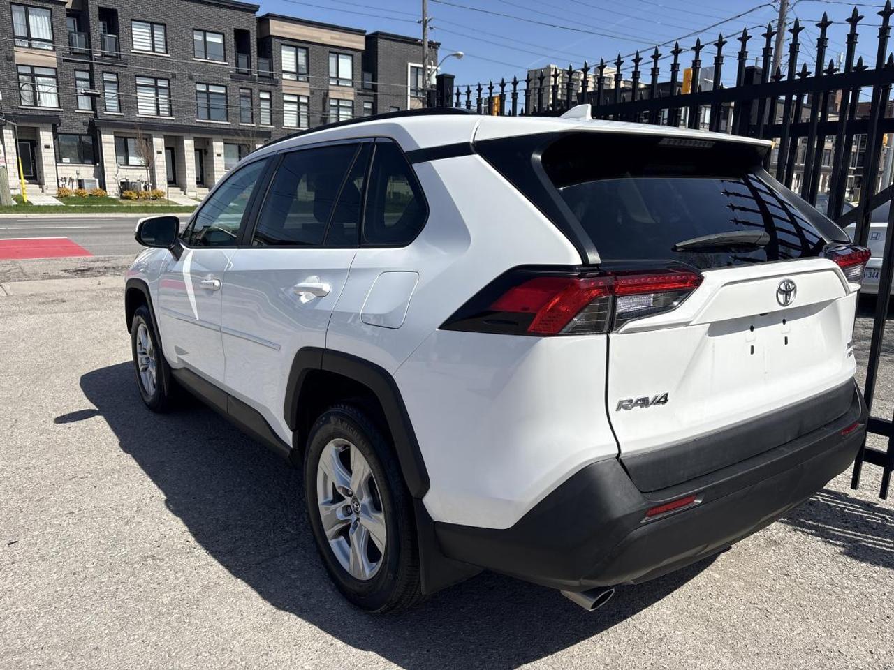 2020 Toyota RAV4 XLE AWD Photo