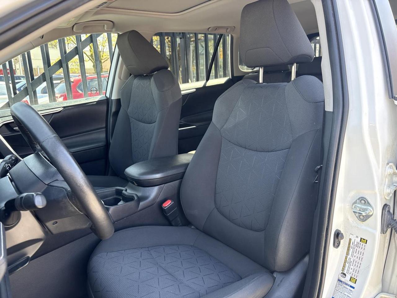 2020 Toyota RAV4 XLE AWD Photo