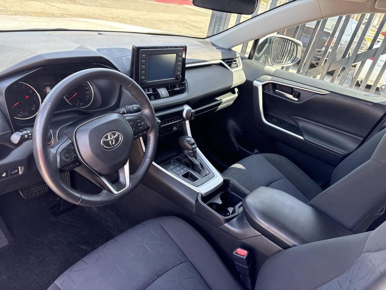 2020 Toyota RAV4 XLE AWD Photo