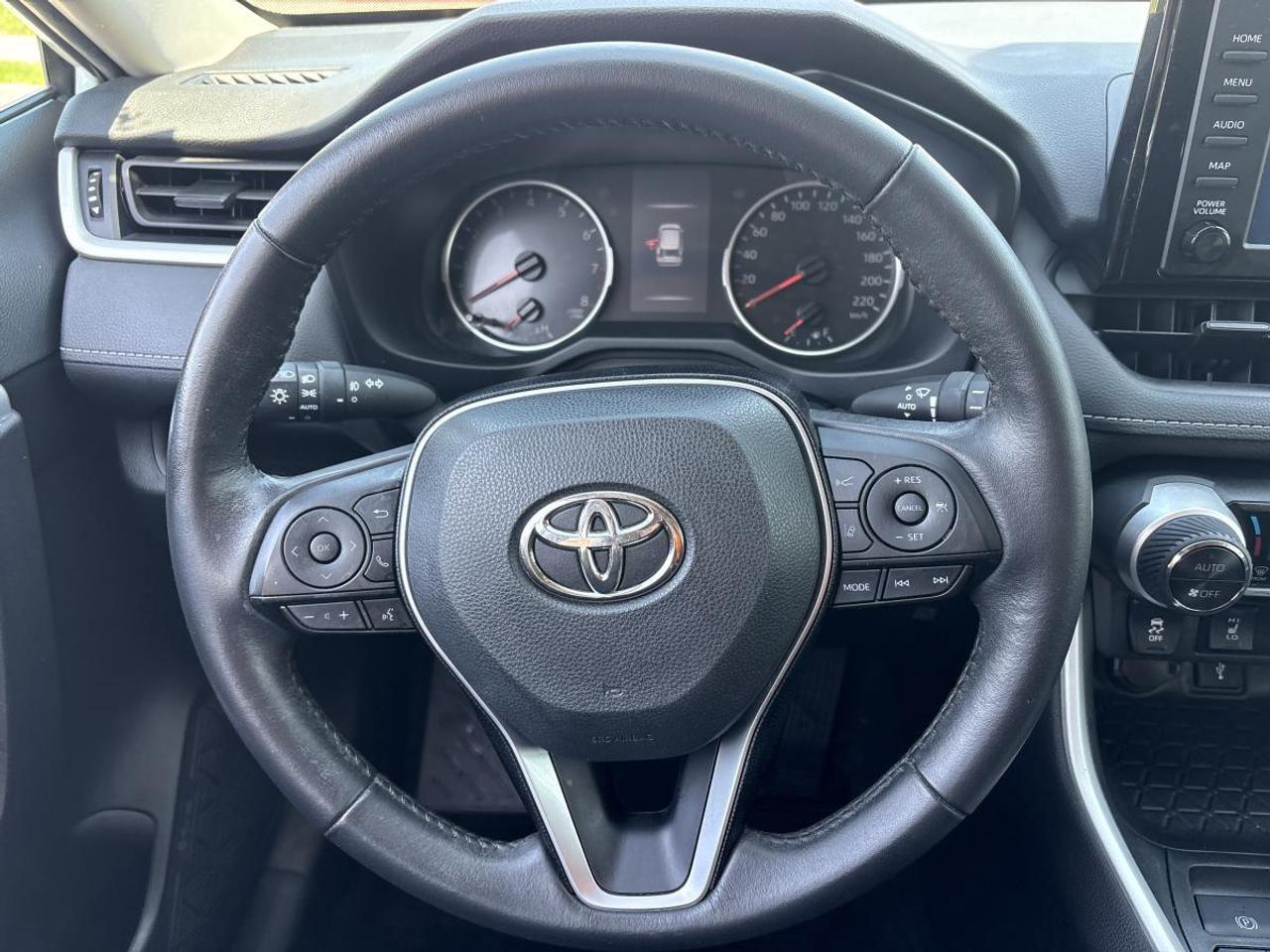 2020 Toyota RAV4 XLE AWD Photo