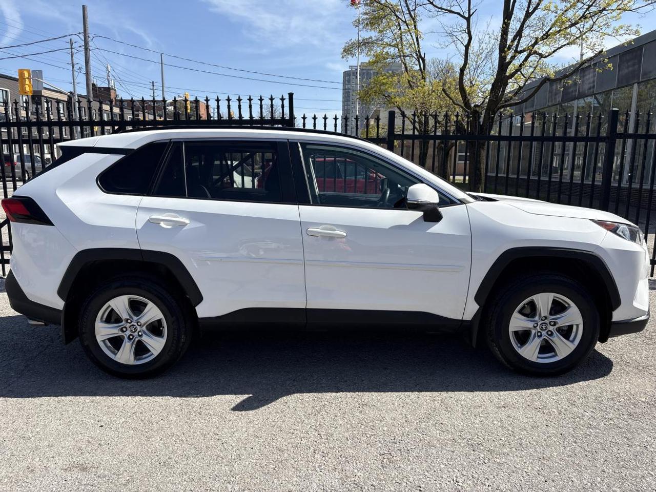 2020 Toyota RAV4 XLE AWD Photo