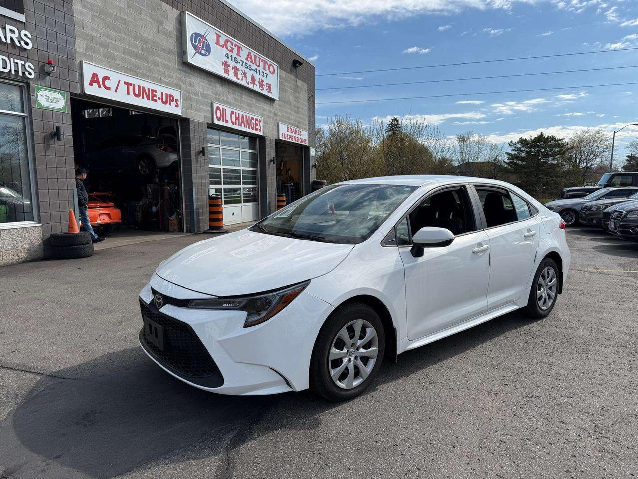 2021 Toyota Corolla LE 1 Owner Certified Photo2