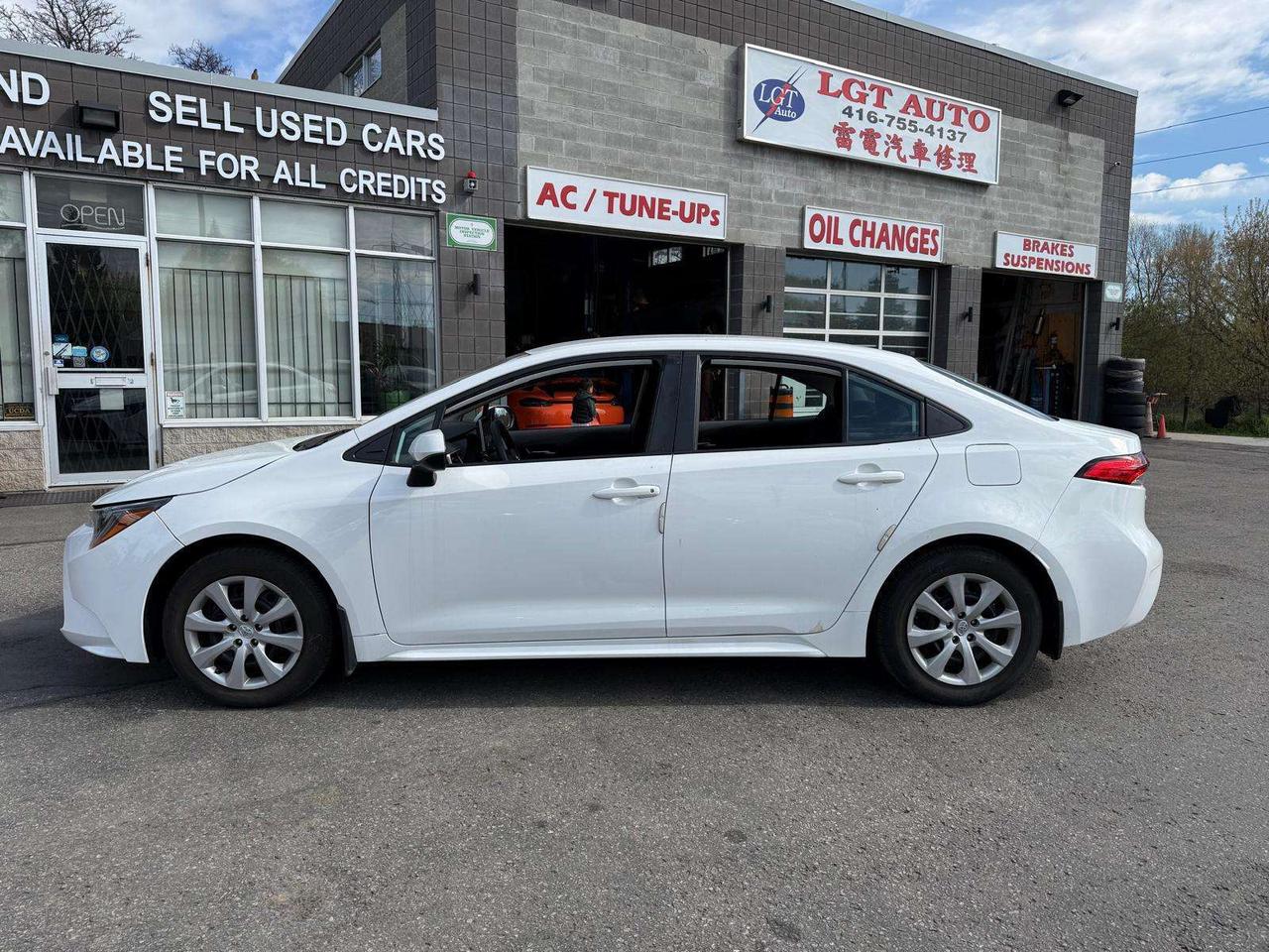 2021 Toyota Corolla LE 1 Owner Certified Photo3