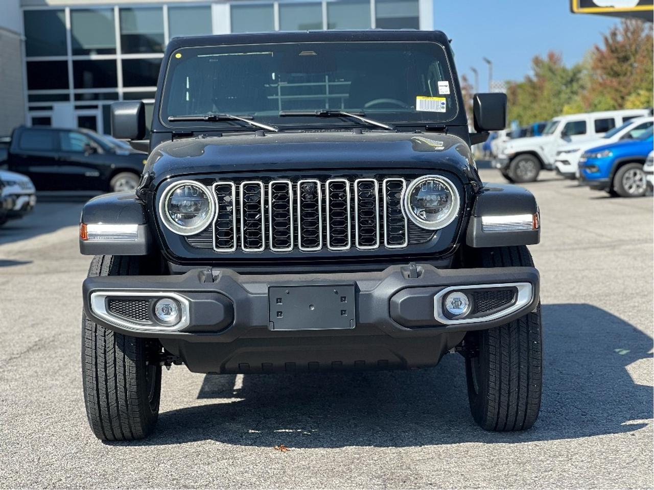 2025 Jeep Wrangler Sahara w/Safety, Technology, B/C Top, Side Steps Photo