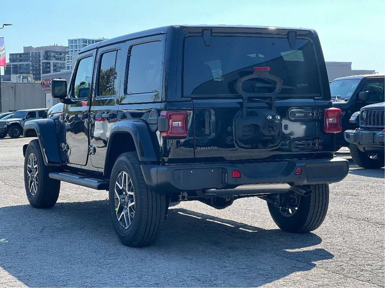 2025 Jeep Wrangler Sahara w/Safety, Technology, B/C Top, Side Steps Photo