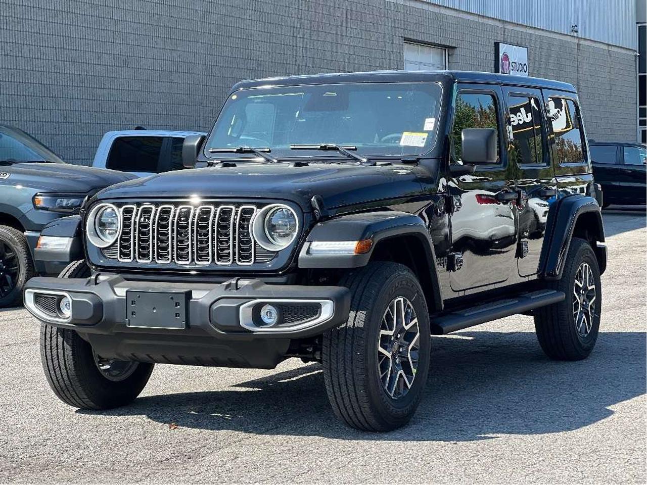 2025 Jeep Wrangler Sahara w/Safety, Technology, B/C Top, Side Steps Photo