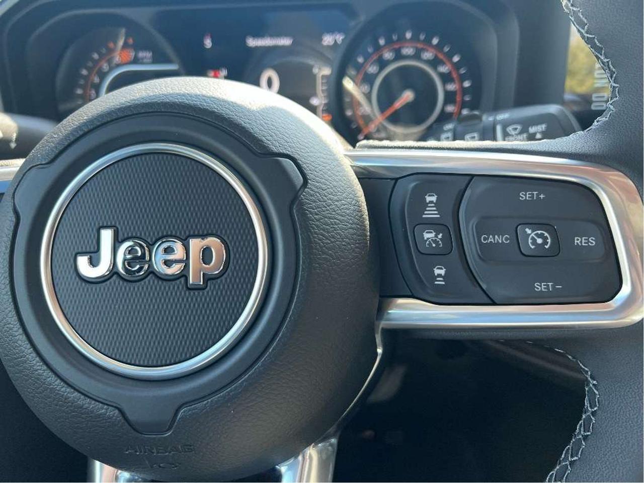 2025 Jeep Wrangler Sahara w/Safety, Technology, B/C Top, Side Steps Photo