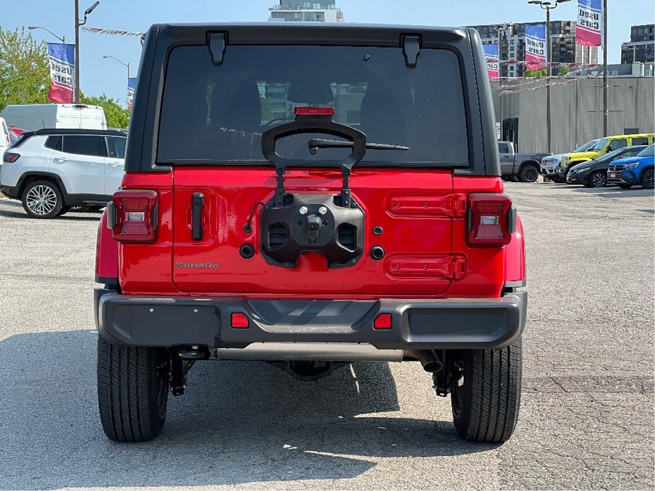 2025 Jeep Wrangler Sahara 4x4 w/Side Steps Photo4
