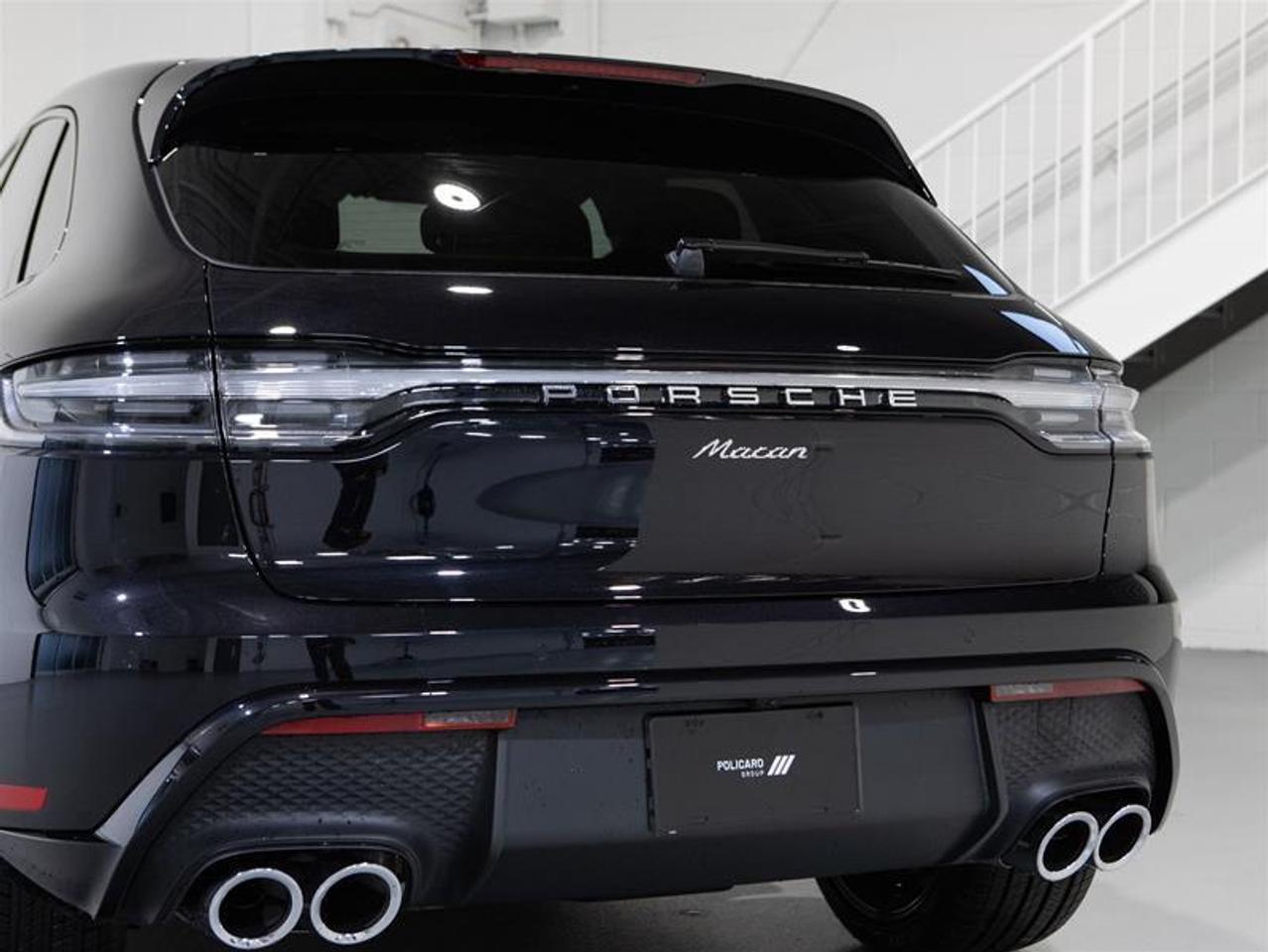 2026 Porsche Macan AWD Photo