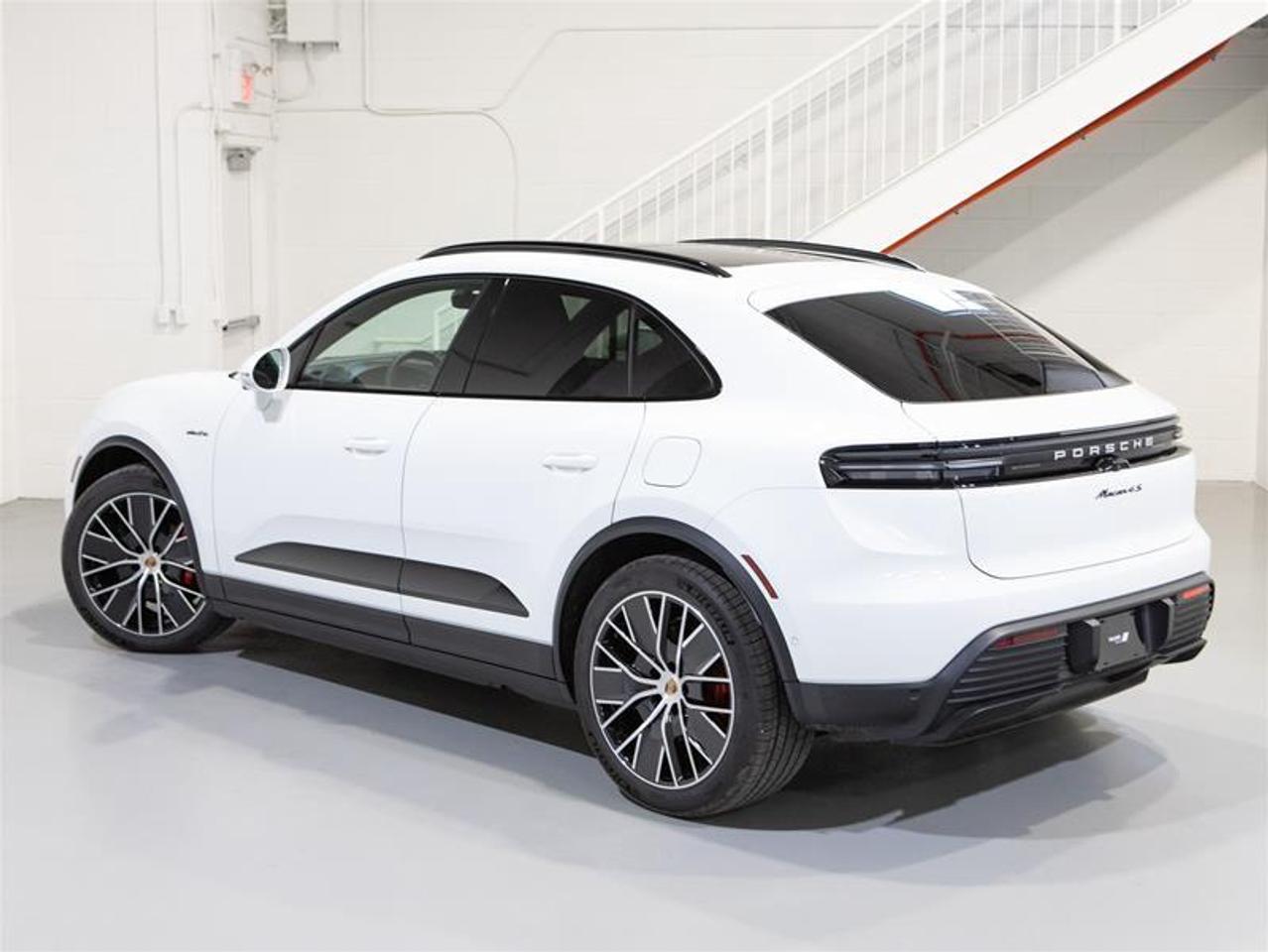 2026 Porsche Macan Electric 4S AWD Photo