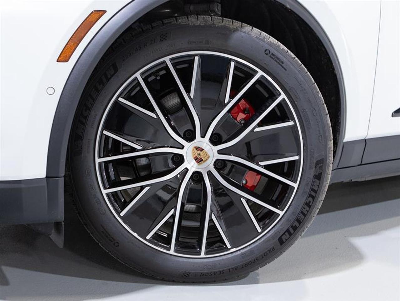2026 Porsche Macan Electric 4S AWD Photo