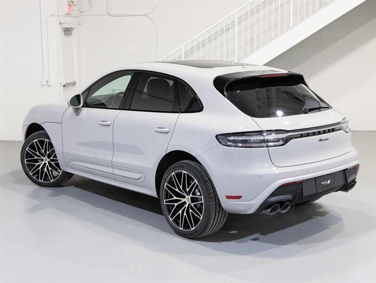2026 Porsche Macan AWD Photo