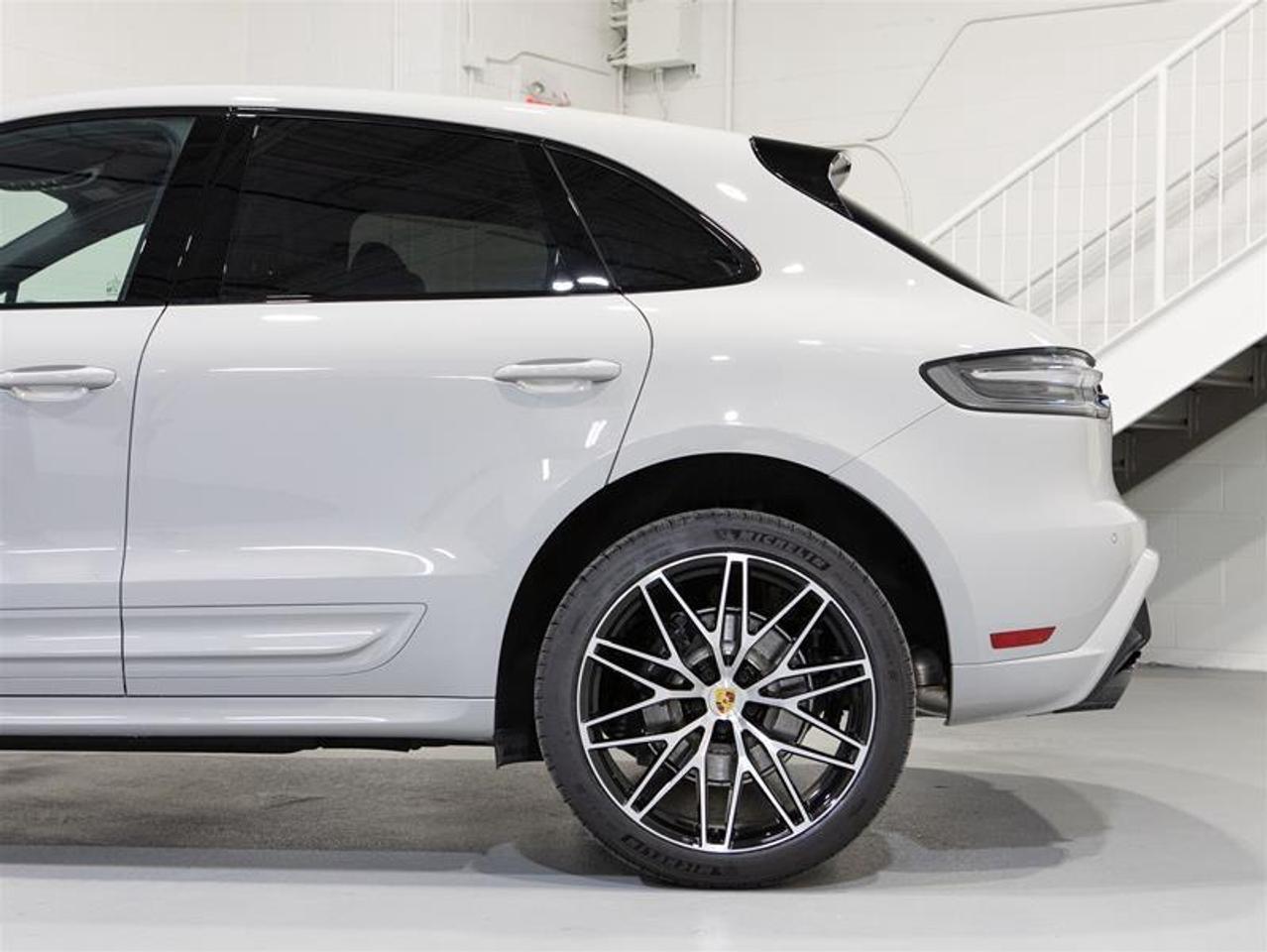 2026 Porsche Macan AWD Photo