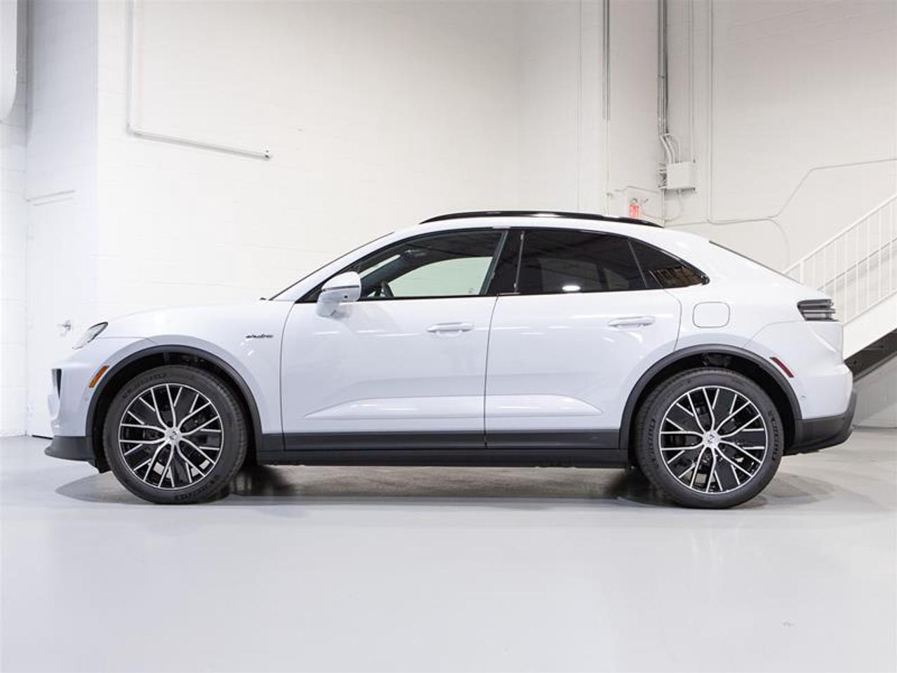2026 Porsche Macan Electric 4 AWD Photo