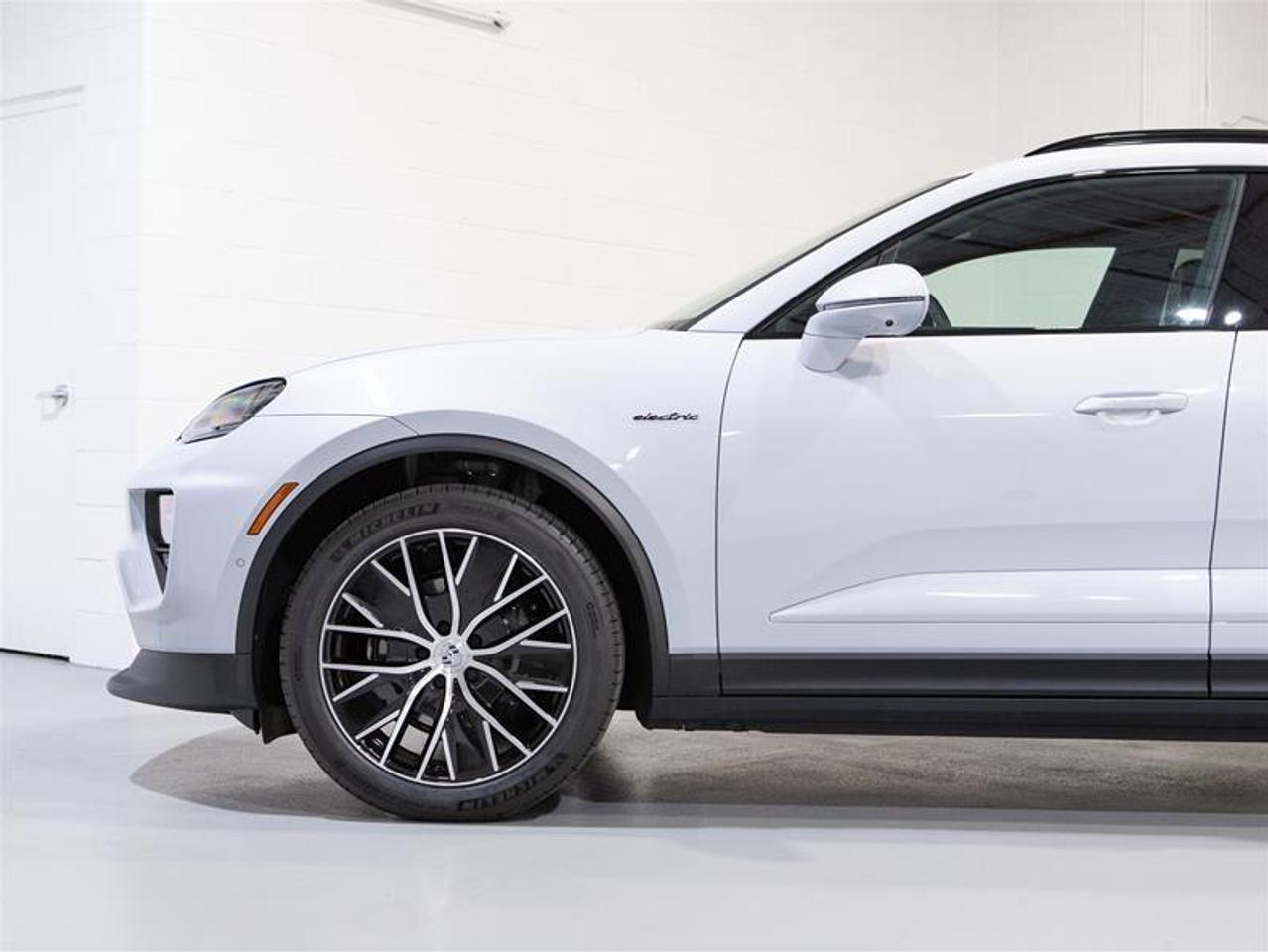 2026 Porsche Macan Electric 4 AWD Photo