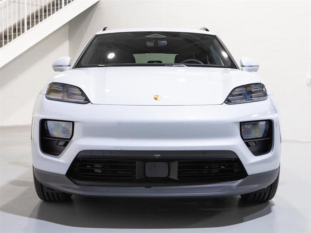 2026 Porsche Macan Electric 4 AWD Photo