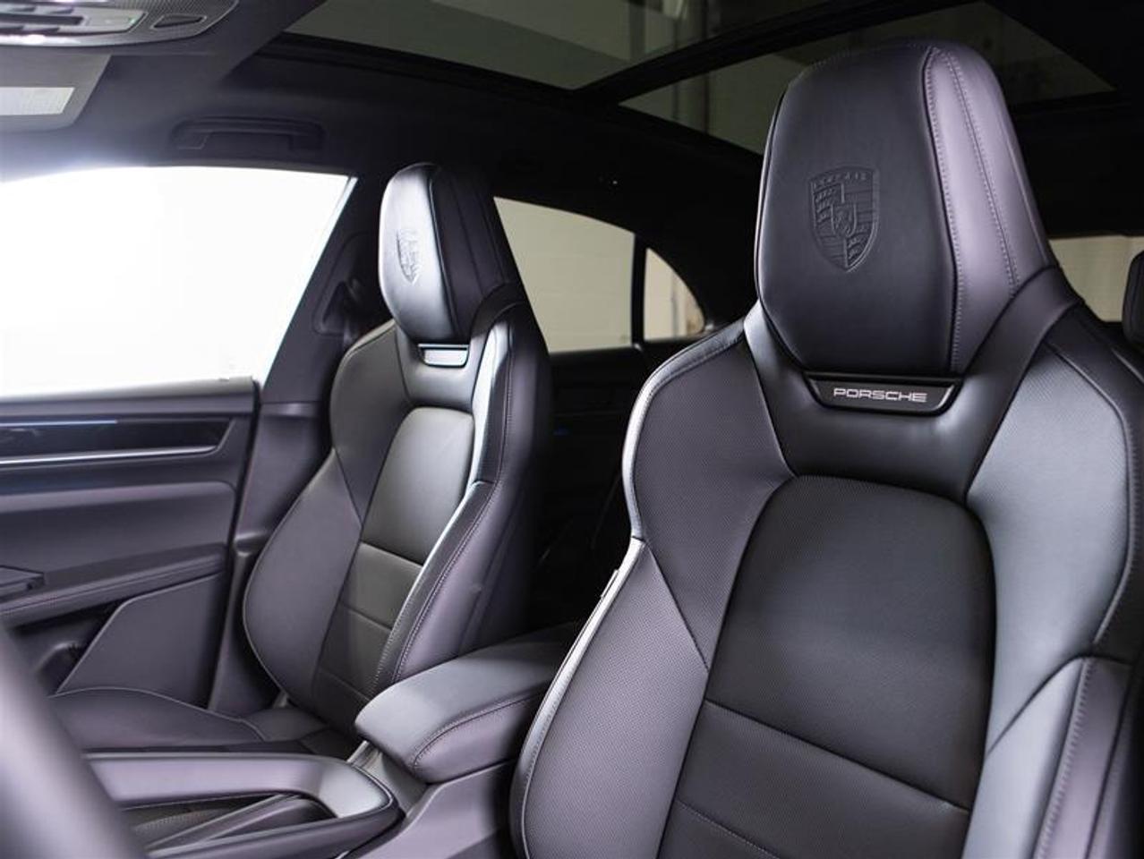2026 Porsche Macan Electric 4 AWD Photo