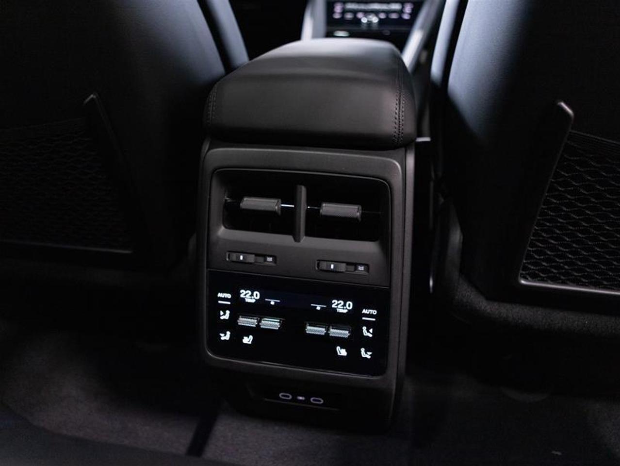 2026 Porsche Macan Electric 4 AWD Photo