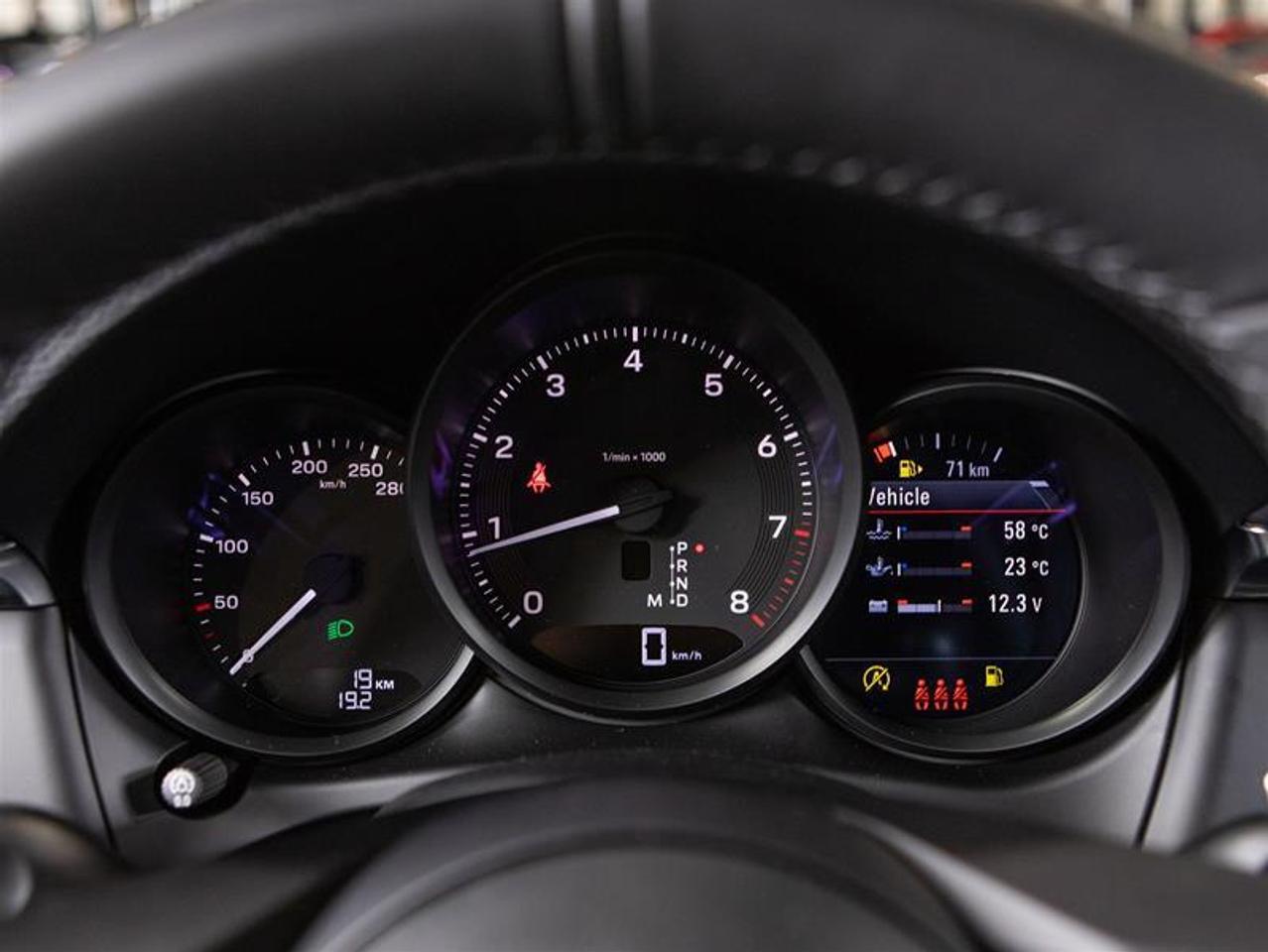 2026 Porsche Macan AWD Photo