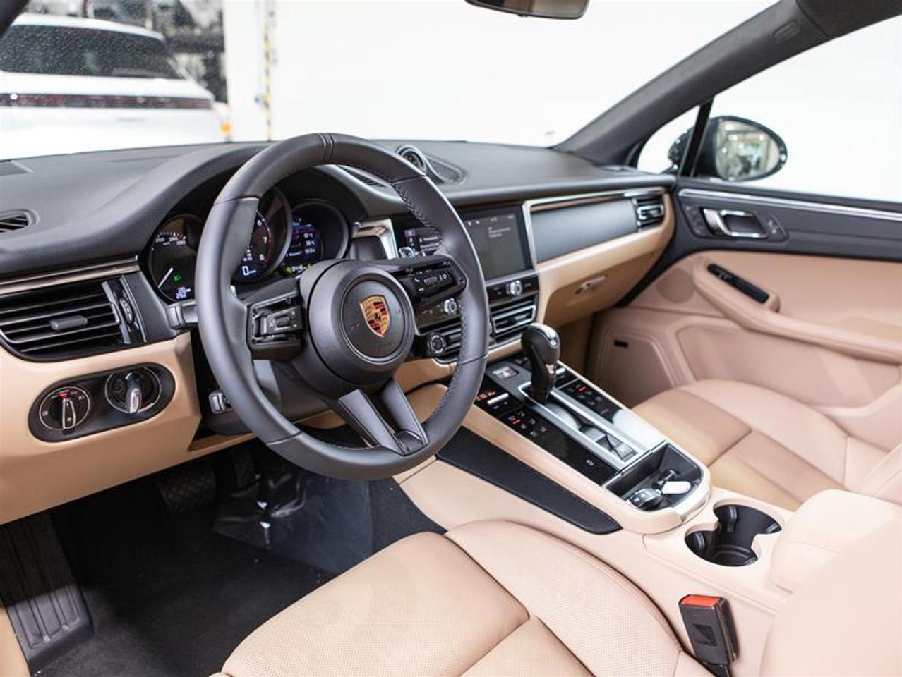 2026 Porsche Macan AWD Photo
