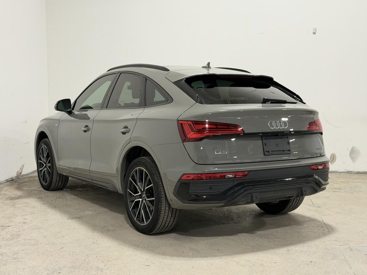 2022 Audi Q5 SPORTBACK | NARDO GREY |BLACK OPTICS|S-LINE Photo