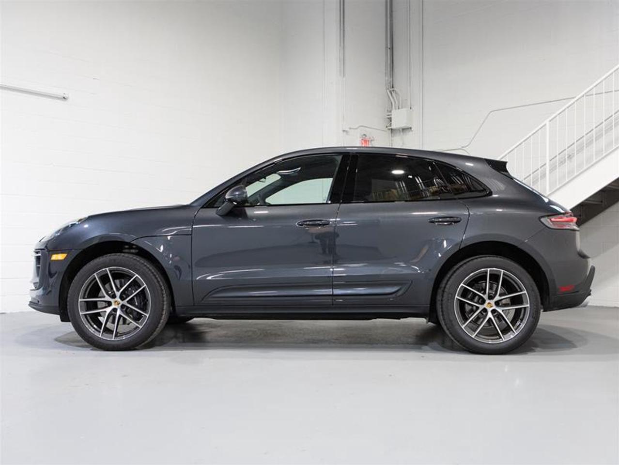 2026 Porsche Macan AWD Photo