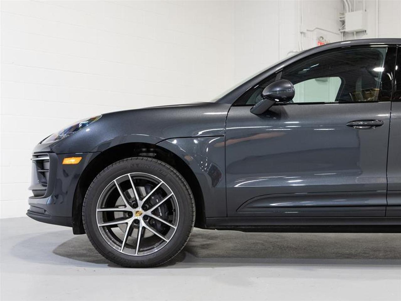 2026 Porsche Macan AWD Photo