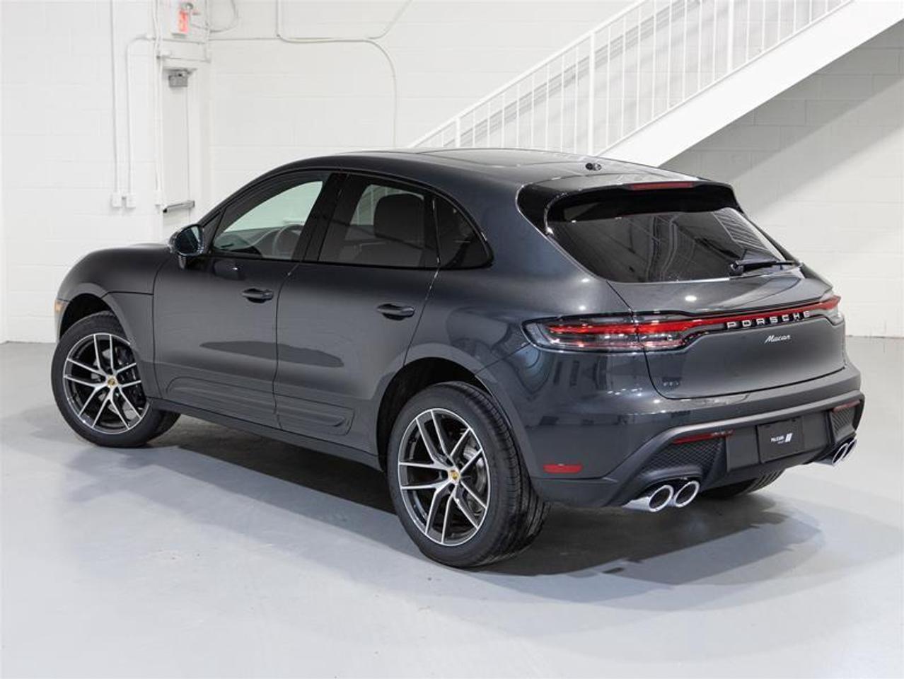 2026 Porsche Macan AWD Photo3