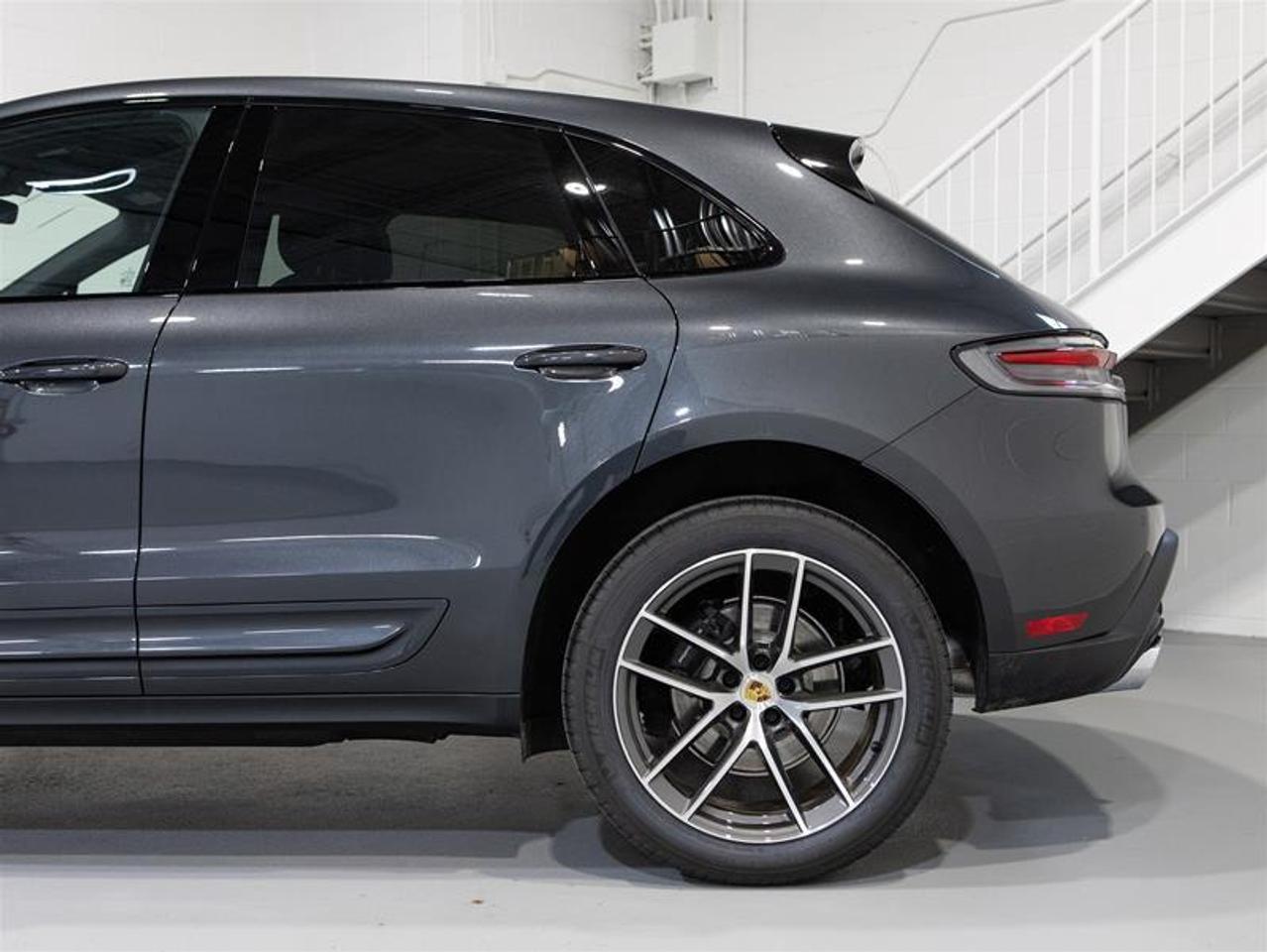 2026 Porsche Macan AWD Photo
