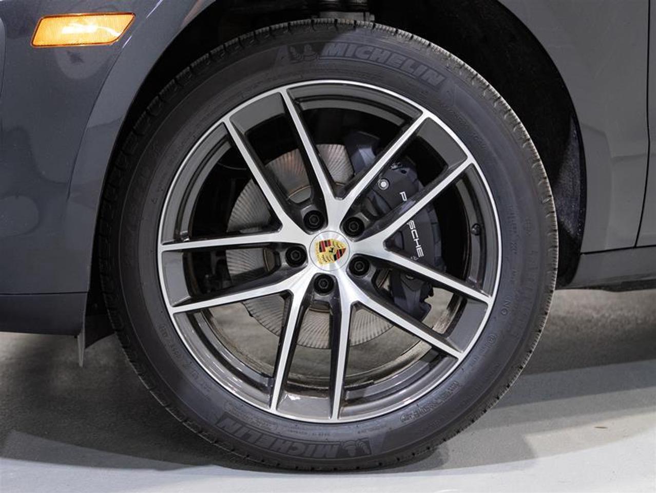 2026 Porsche Macan AWD Photo