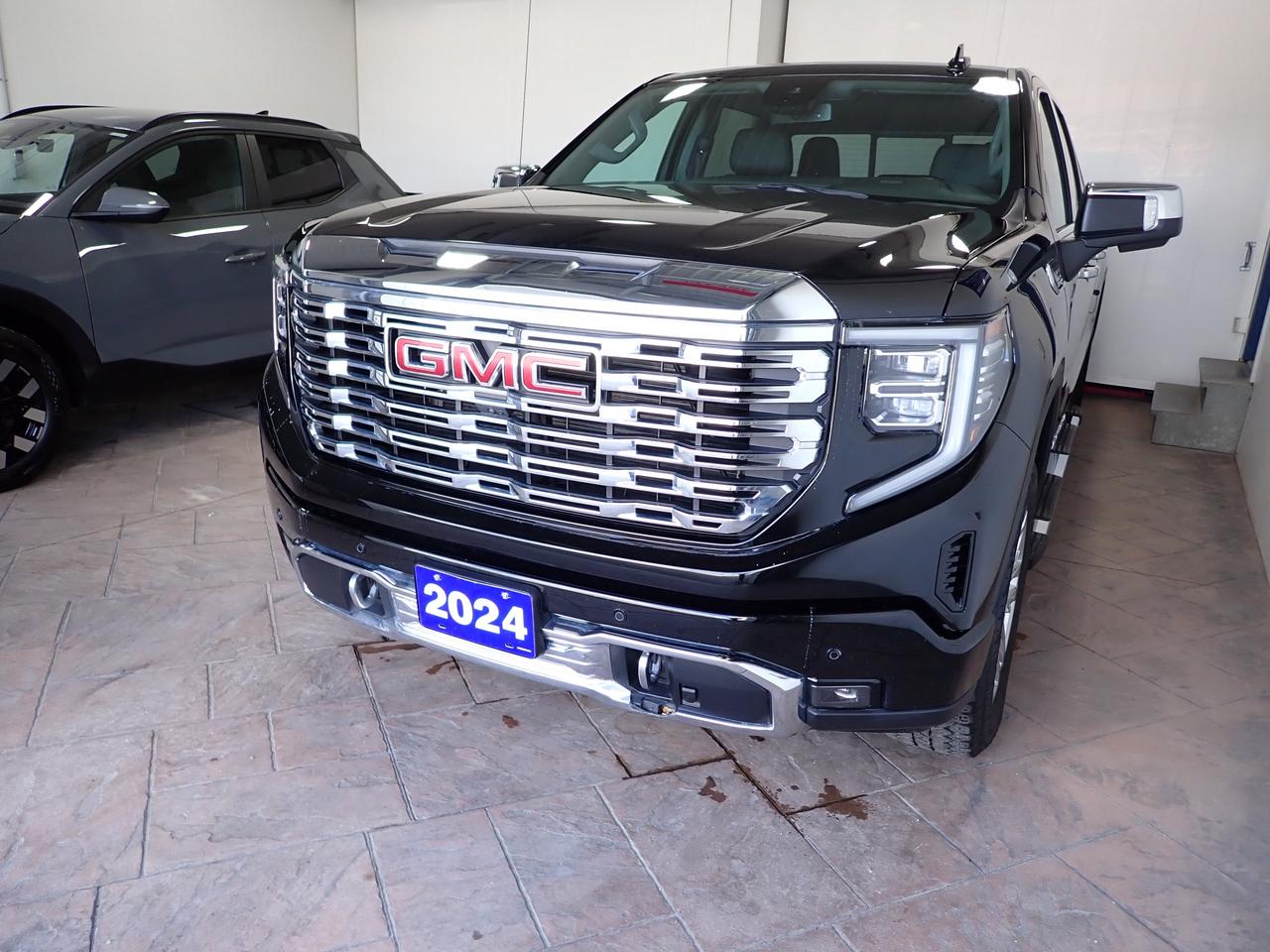 2024 GMC Sierra 1500 Denali 4WD CREW CAB 5'8 BOX LEATHER NAVI Photo