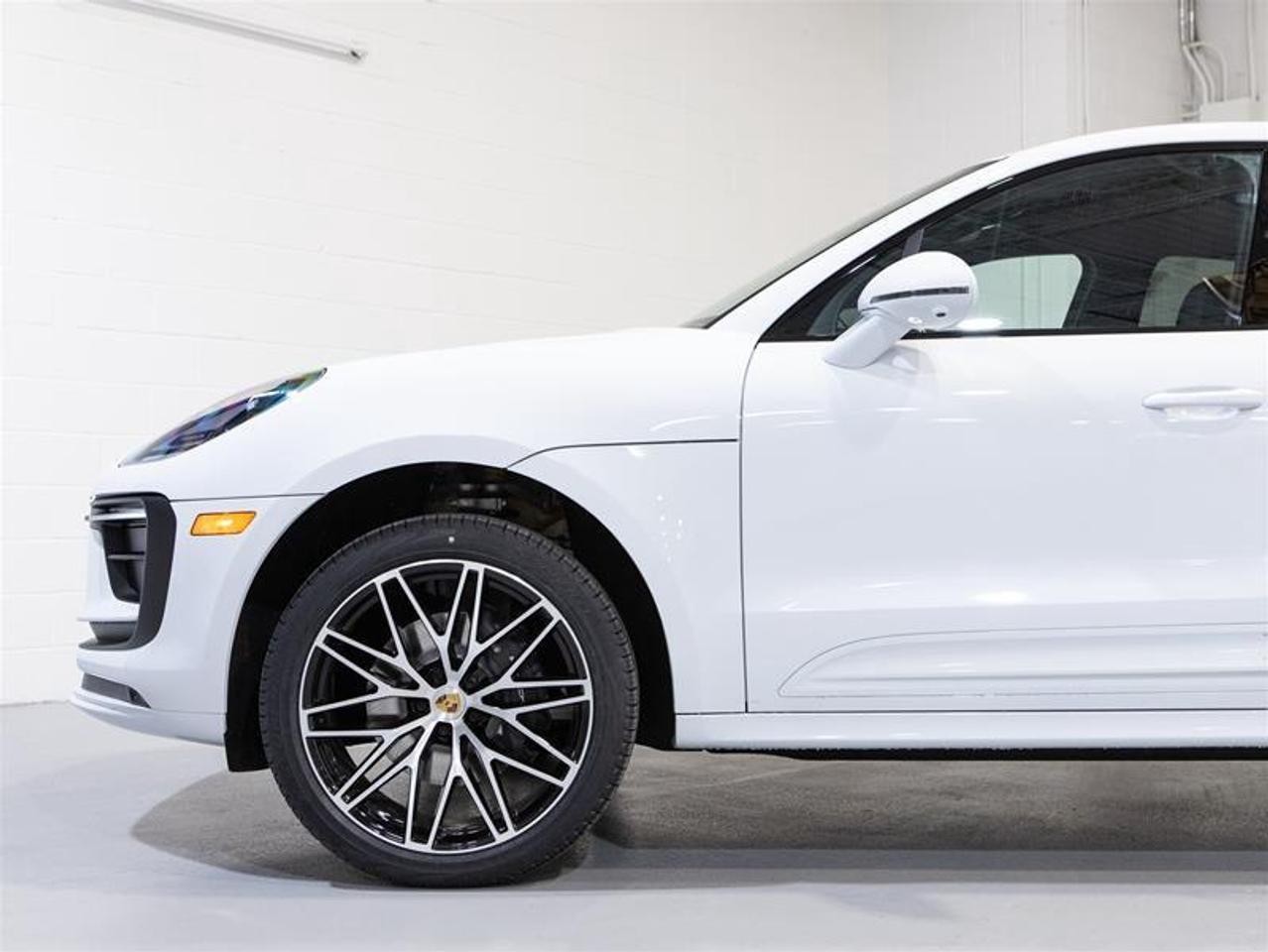 2026 Porsche Macan AWD Photo