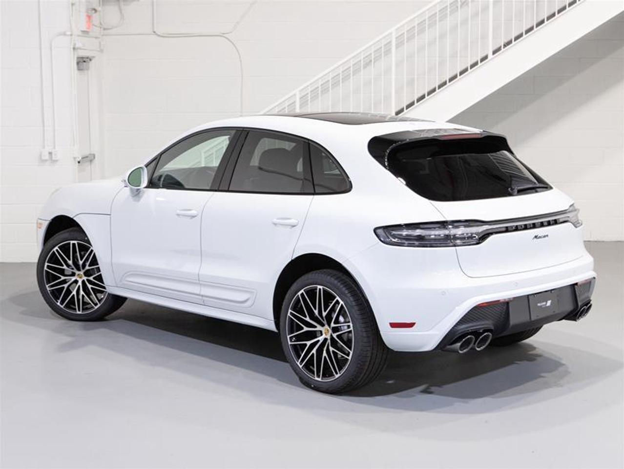 2026 Porsche Macan AWD Photo