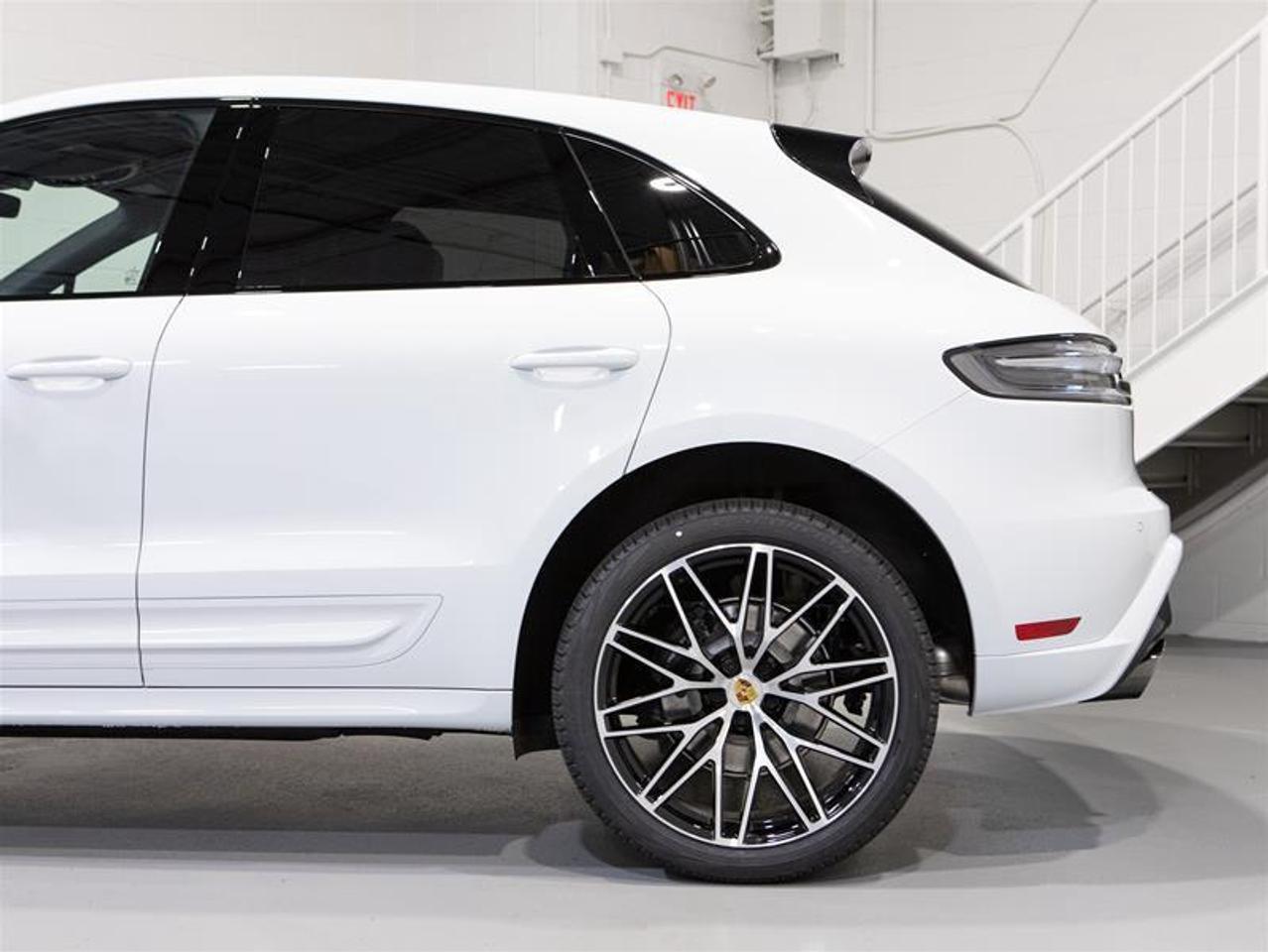 2026 Porsche Macan AWD Photo