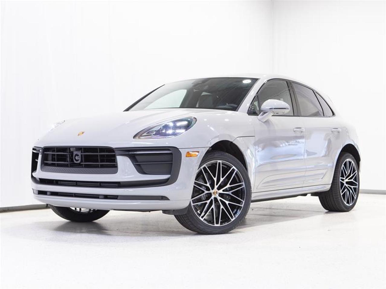 2025 Porsche Macan AWD Photo