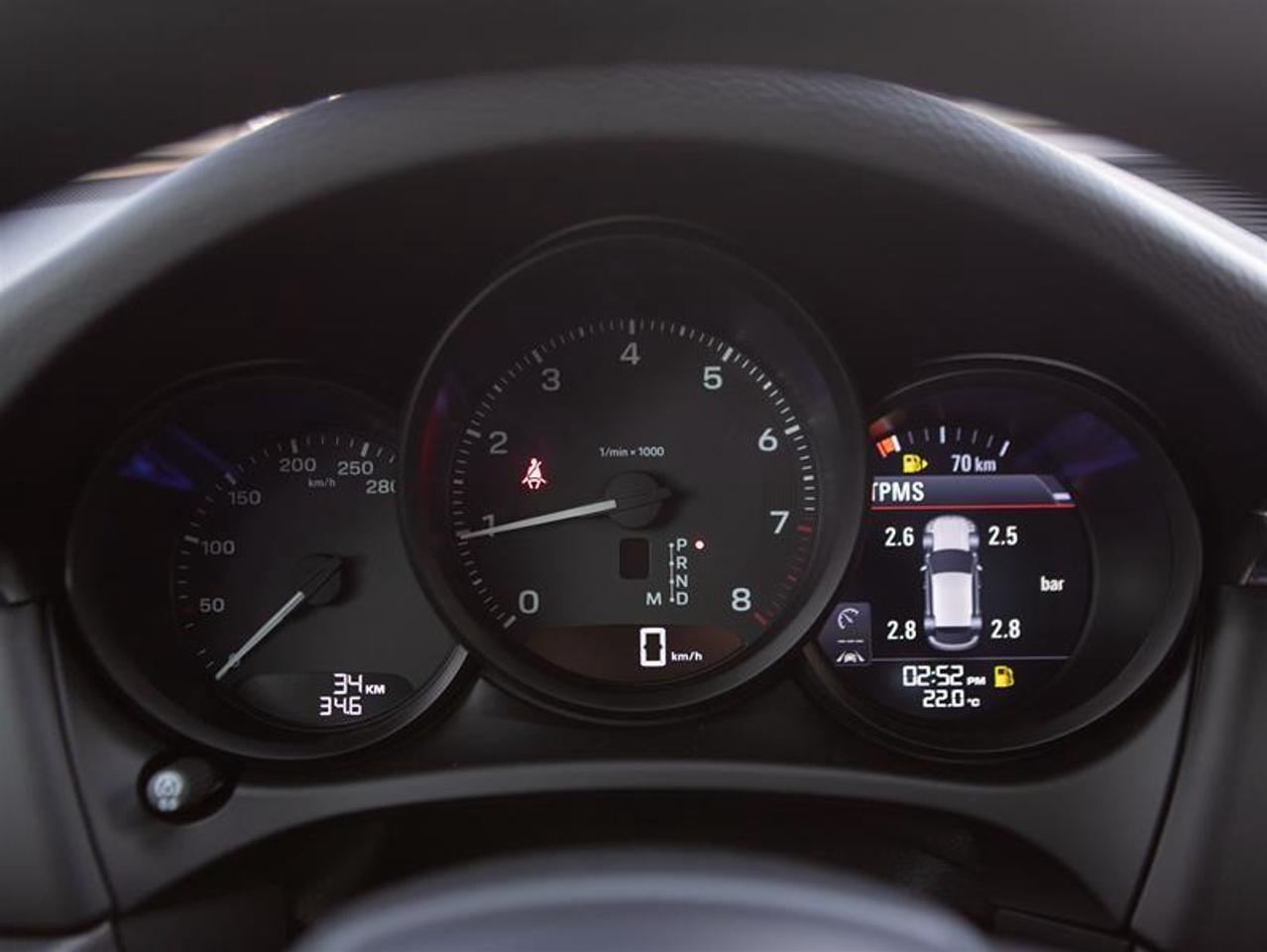 2025 Porsche Macan AWD Photo