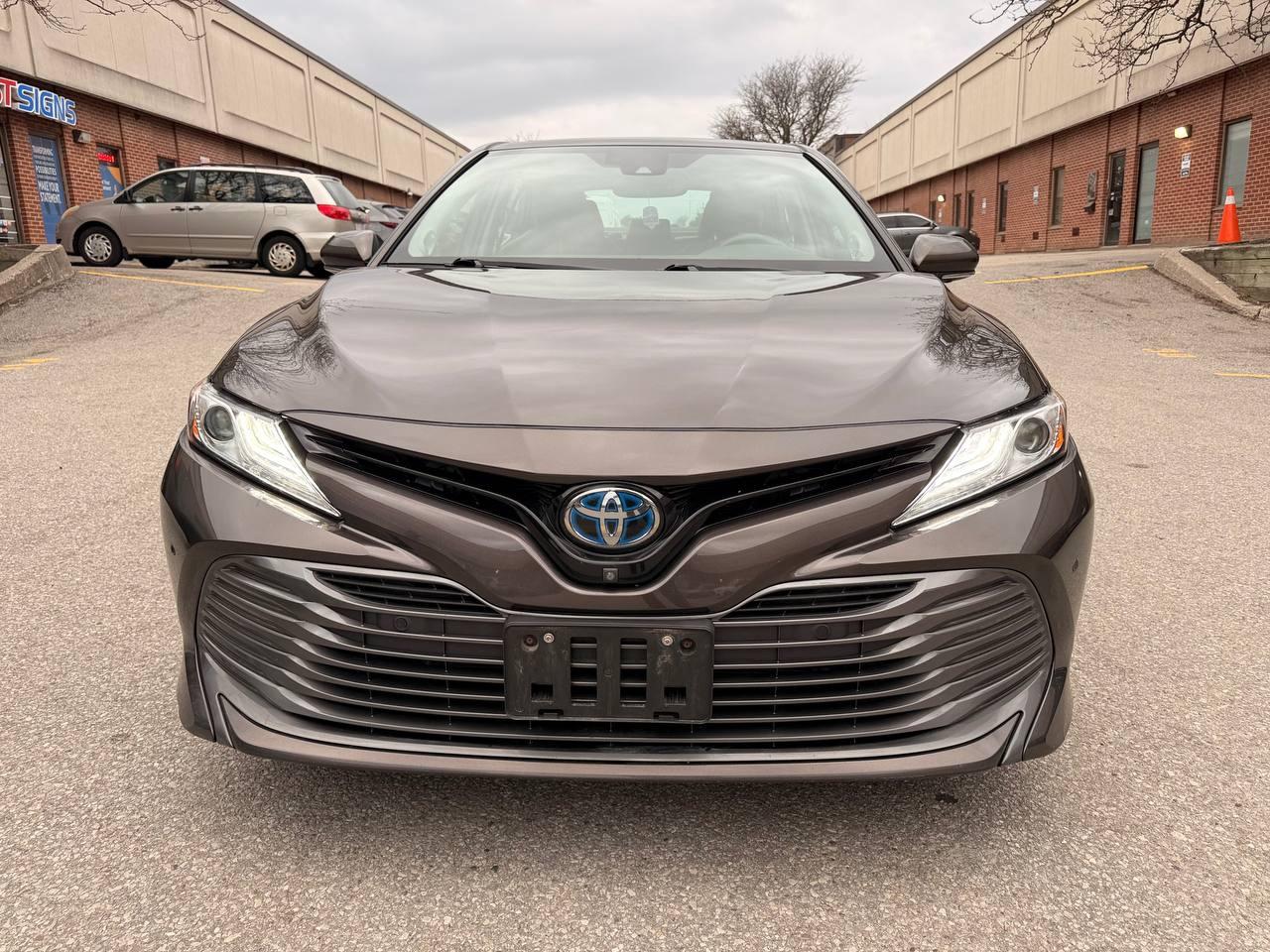 2020 Toyota Camry Hybrid XLE Auto, LEATHER, SUNROOF, NAVIGATION Photo