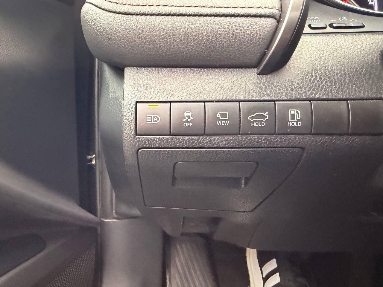 2020 Toyota Camry Hybrid XLE Auto, LEATHER, SUNROOF, NAVIGATION Photo