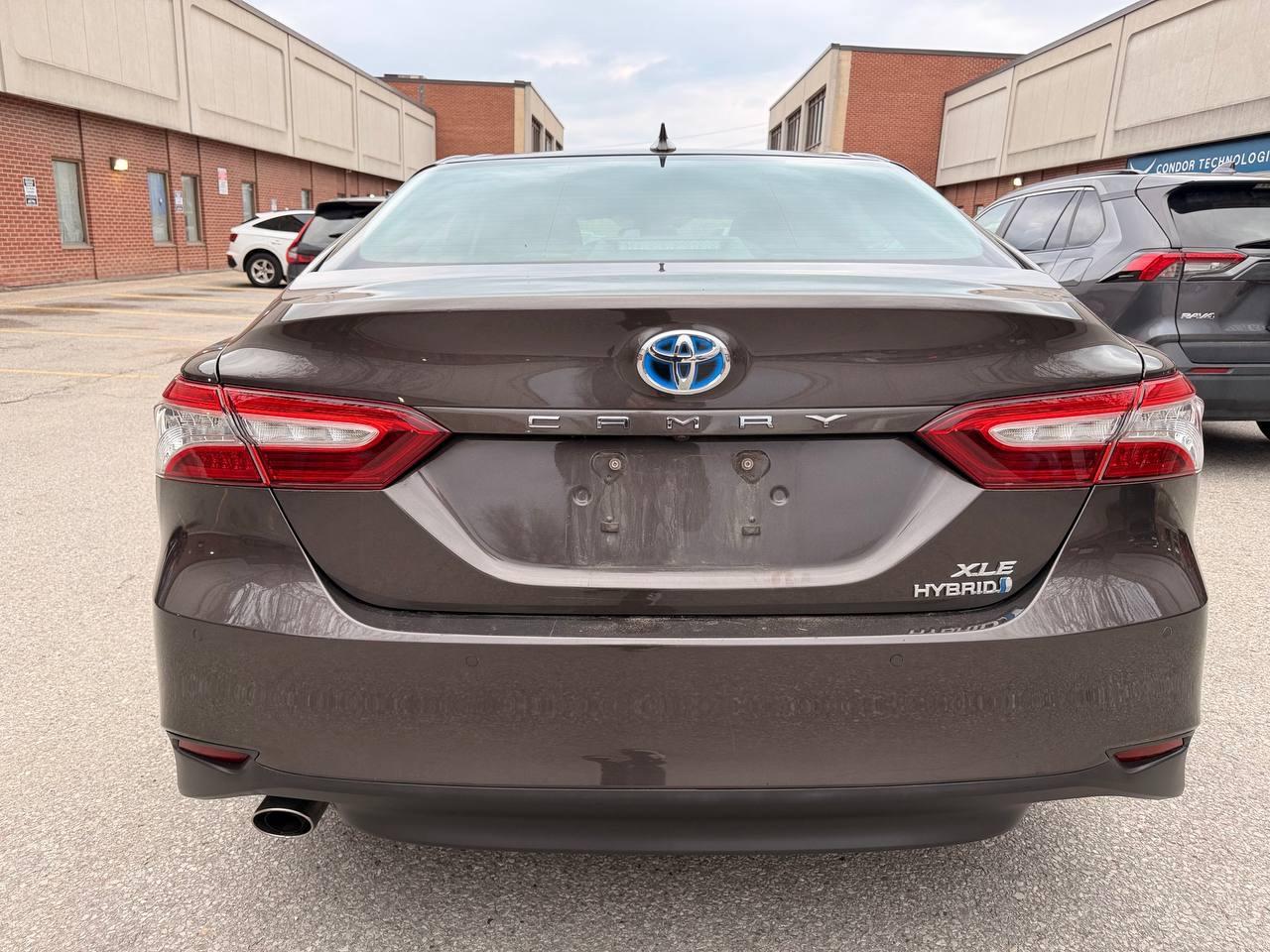 2020 Toyota Camry Hybrid XLE Auto, LEATHER, SUNROOF, NAVIGATION Photo