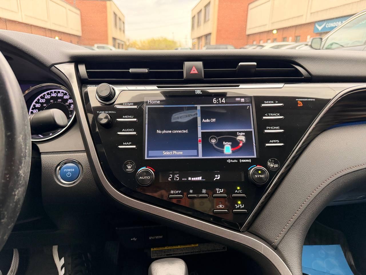 2020 Toyota Camry Hybrid XLE Auto, LEATHER, SUNROOF, NAVIGATION Photo