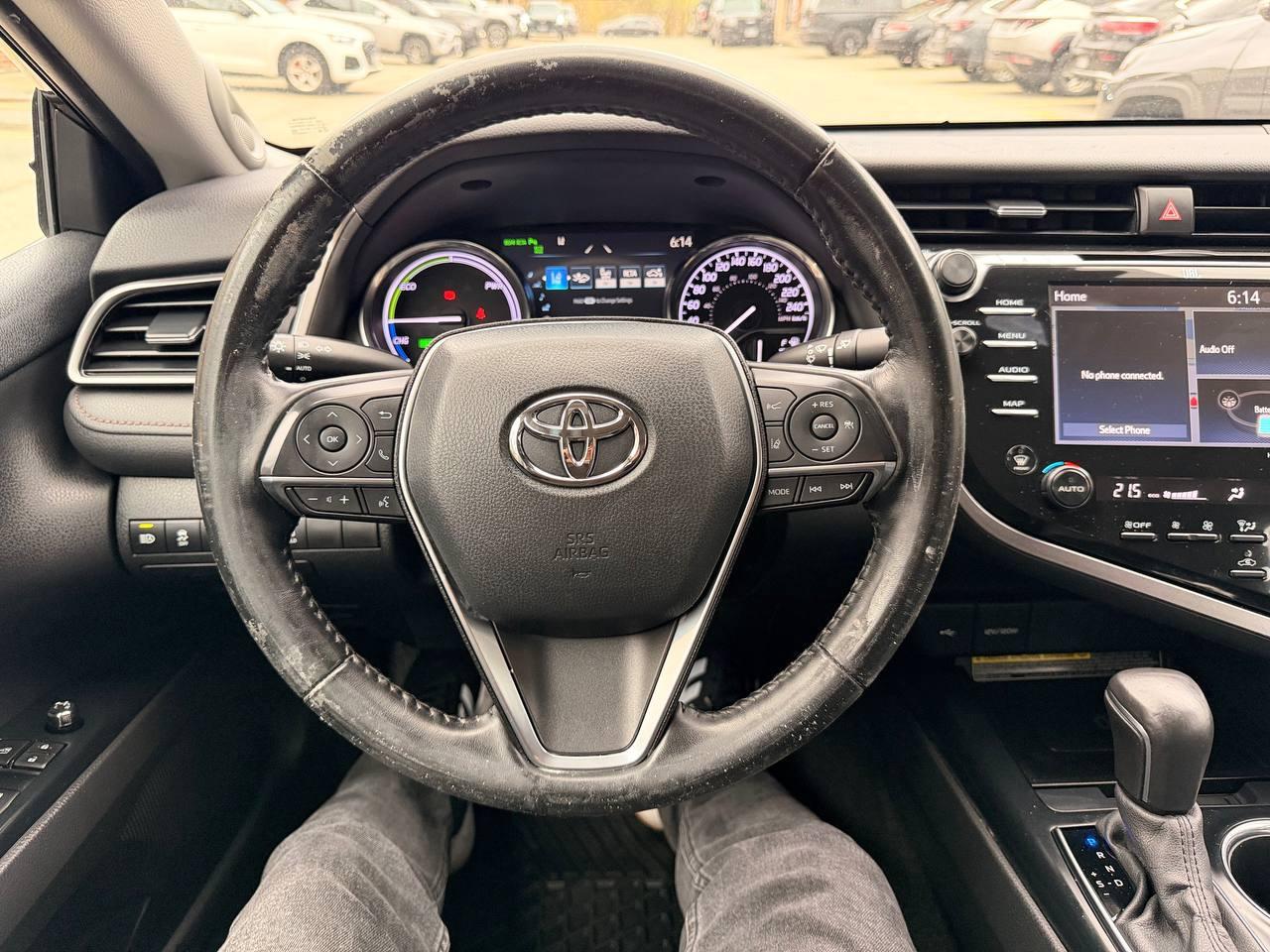 2020 Toyota Camry Hybrid XLE Auto, LEATHER, SUNROOF, NAVIGATION Photo